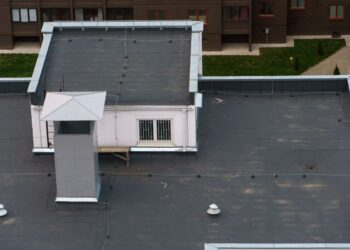 Jaki materiał na dach płaski?