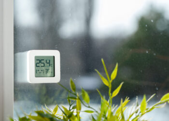 Jak regulować temperaturę w domu zimą i latem?